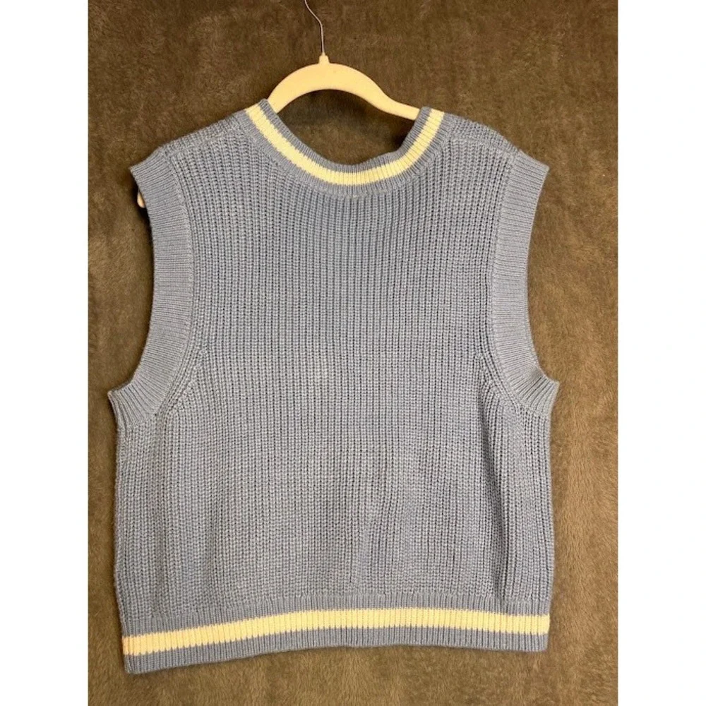 Divided H M Light Blue Knit V Neck Sweater Vest Cream Stripe‎ Detail Size L
